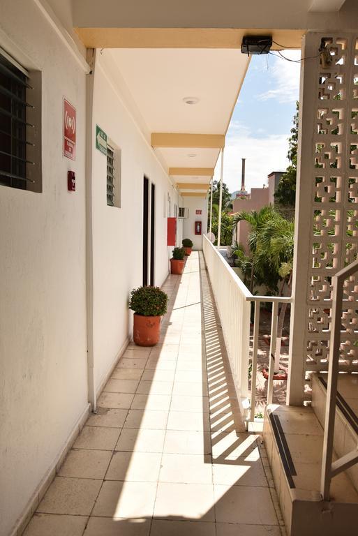 Hotel Lb Manzanillo Exterior foto