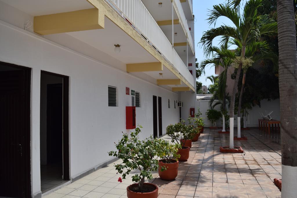 Hotel Lb Manzanillo Exterior foto